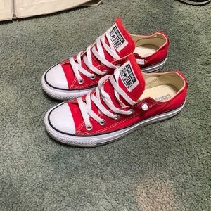 Size 5 like new red converse